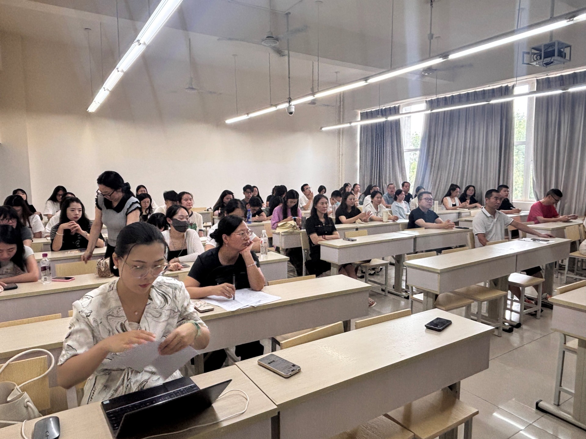 马克思主义学院召开2024-2025-2期末工作总结会